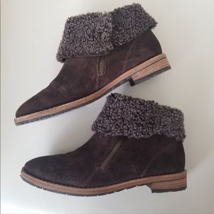 New!!! Paul Green Munchen Suede Booties!!